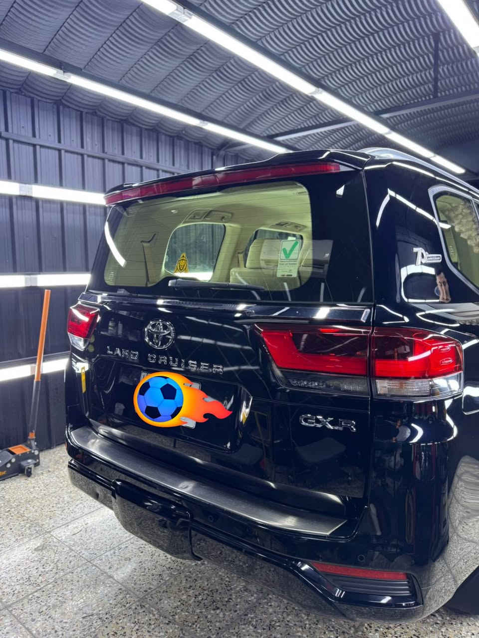 السلام عليكم
للبيع تويوتا لاندكروز
موديل 2022 
                                                                          GxR   
محرك 3500cc. تون تيربو
سياره ساز SAS
رقم بغداد ب اسمي 
ماشيه 40 الف حقيقي 
مواصفات 
شاشة ودشبول  مال VX
بصمة 
فتحة سقف 
شاشات 3 وتطبيق 
مقاعد كهرباء
مقاعد الامامية  تبريد 
شاحن لاسلكي 
مودات قيادة 
وباقي المواصفات معروفة 
السياره مكفولة وسونار جديد مرفق 
العنوان بغداد 
السعر 635  ورقة وبيهة مجال 
للاستفسار ***********
