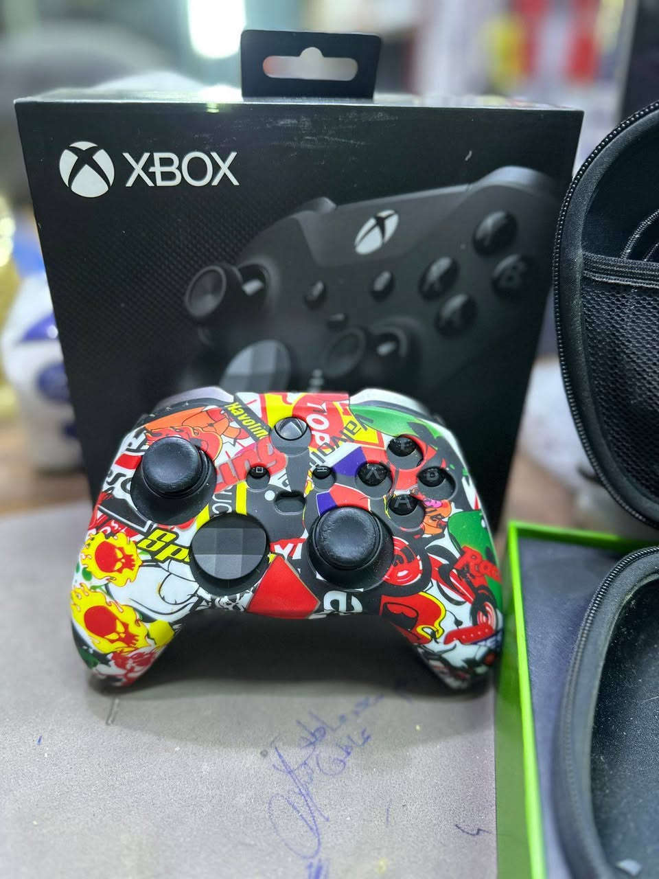 توفر لدينا جويستكات احترافي باله غير مستخدم داخل العراق اصلي اكس بوكس سيريز و X مع جلاتين هدية 🎁 من مكتب تخفيض السعر العاطفي الشطره شارع التربيه مقابل افران الزيتون *********** سعد الطائي للألكترونيات
