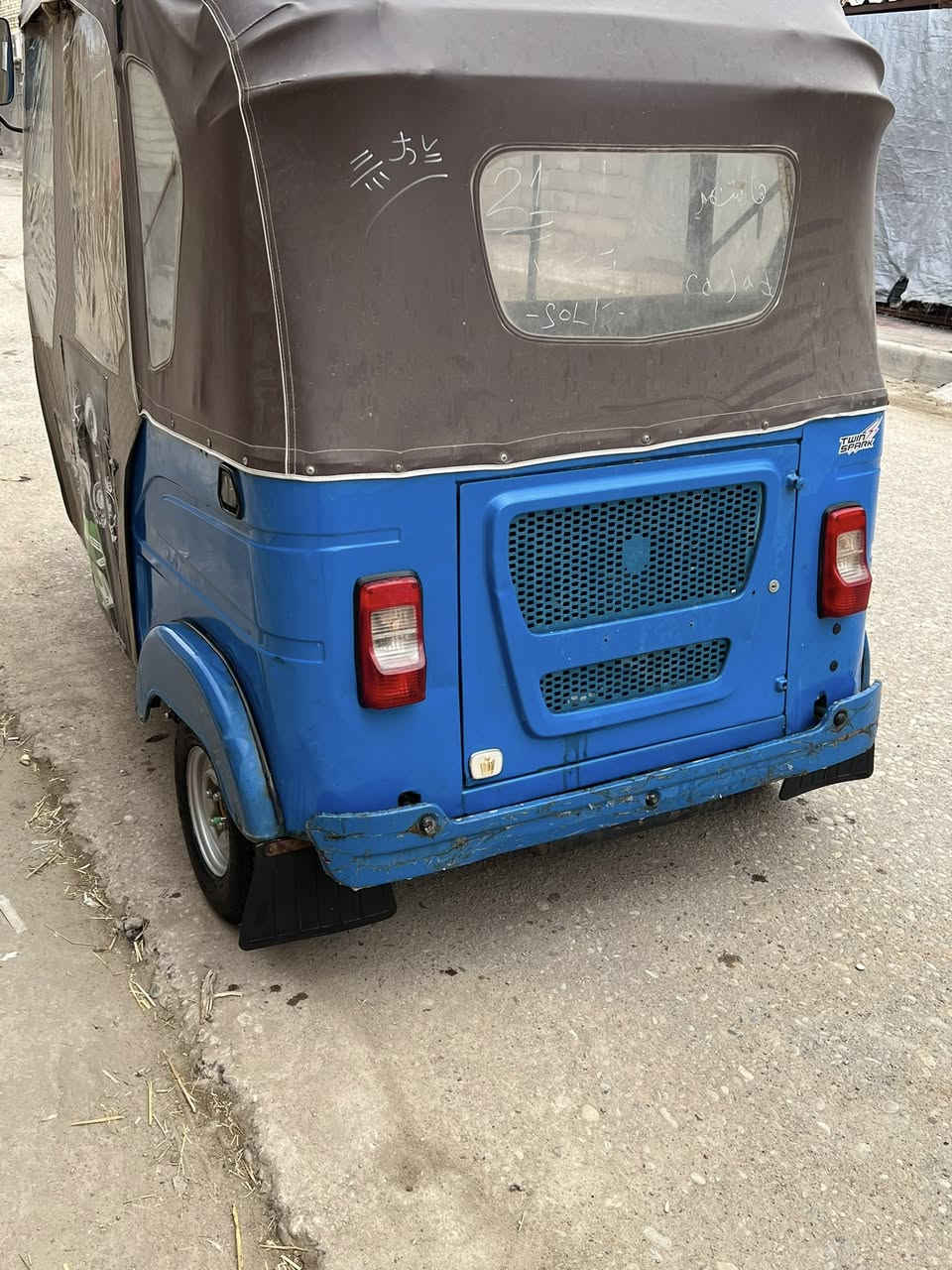 تكتك 21مرقم تكتك نضيفه. ومكفواله تعمير خياس دوس والباقي شوف عينك لا صبغ ولا معجون مكينه بس زنجيل مبدل مكان العماره  ‭٠٧٨١ ٧٩٠ ٥٧١٧‬
