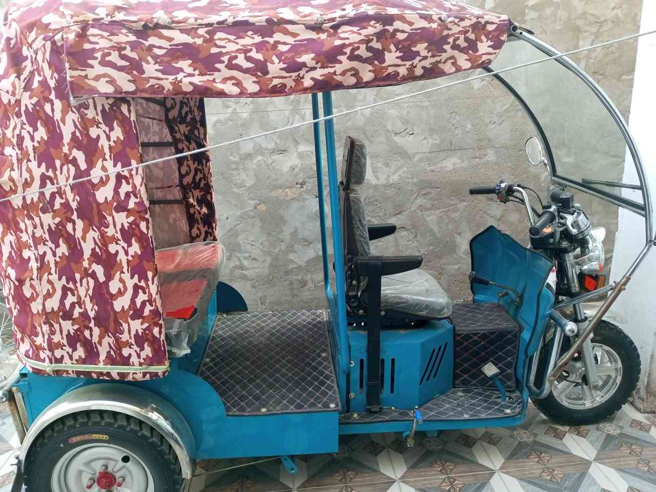 تكتك للبيع جديده ما ماشيه السعر خمسه ملايين او مراوس بسيارة ***********
