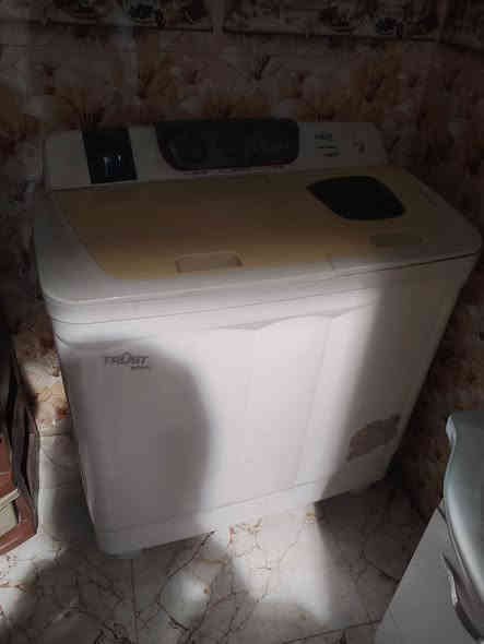 السلام عليكم
غساله وثلاجه للبيع
لغساله بس لمجفف عاطل
وثلاجه جديده نقصه بس غاز
عنواني بغداد الدوره شارع ٦٠
ه ***********
