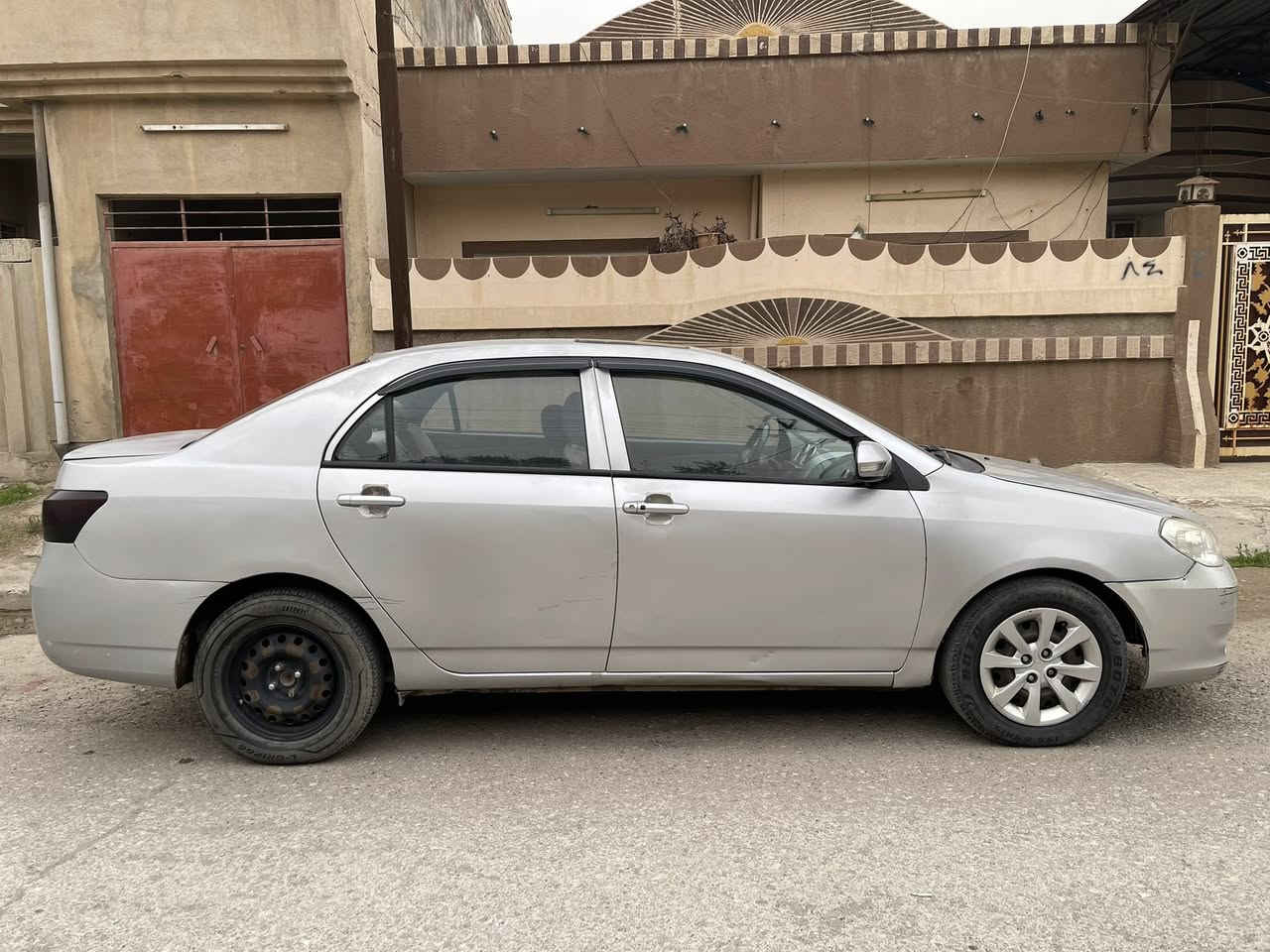 السلام عليكم
سيارة byd 2013  جي 3 بصمة رقم نينوى بيها كابون بانزين

مكينة جديدة لانفخ ولاصرف

الكير بيه مشكلة

السعر 40 وبيها مجال 

شرط التحويل

مكانها حي سومر

***********

‭***********‬
