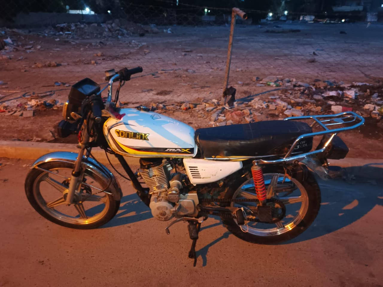 سلام عليكم دراجه ايراني طافيه يحتاج كهربائيات سلف شغال كلشي شغال بيها مكاني بغداد حي جهاد سعر 250 وبيها مجال بسيط *********** لتراسل فقط اتصال
