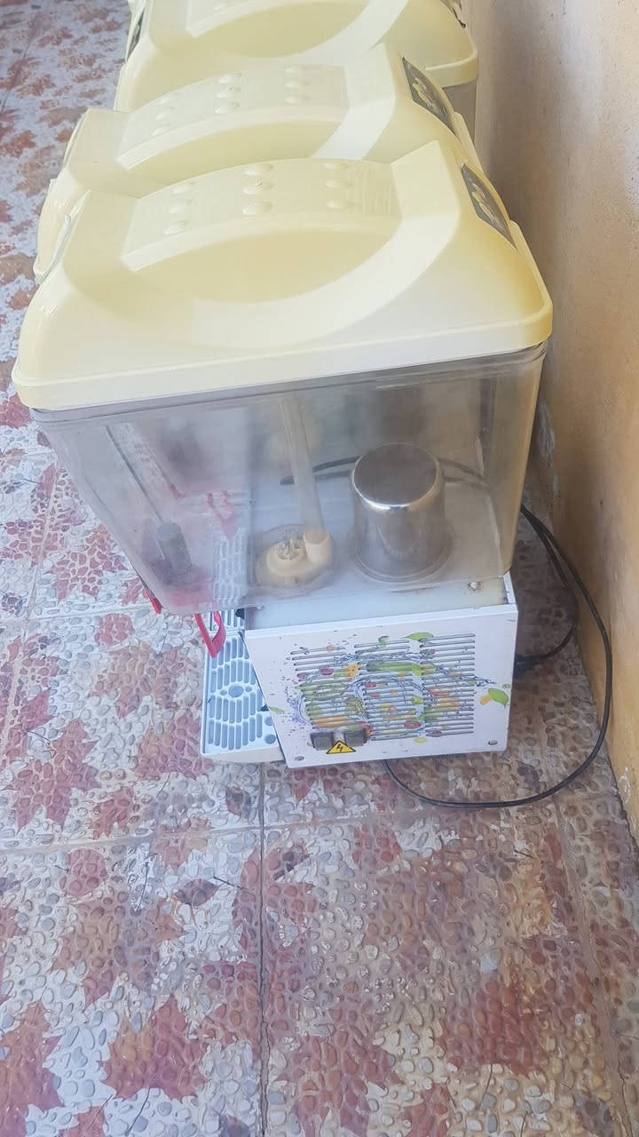 شياشي براد للبيع نظيفات كلش مستعملات قليل الاستفسار المراسله واتساب او الاتصال على ***********
