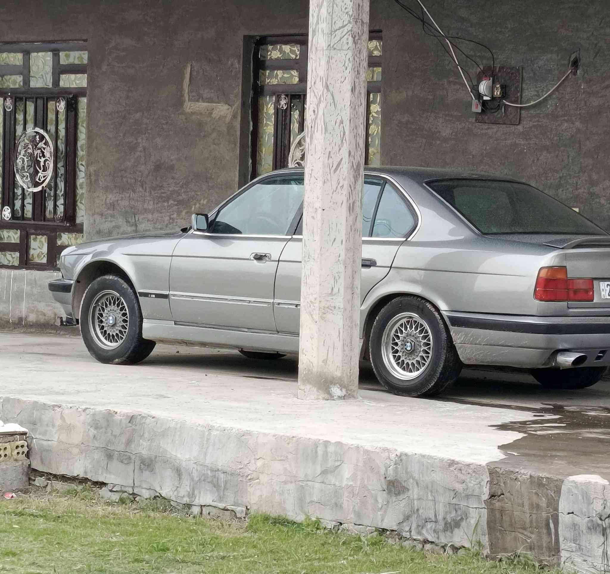 سلام عليكم 
سياره بي أم موديل  1991كير ومحرك مكفول 
سياره مصبوغه عام كير عادي تخم تاير جديد 
رقم ديالى مشروع وطني
 ا***********
***********
