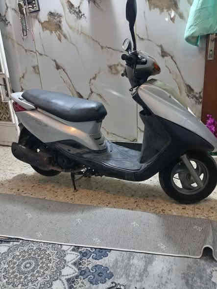 سلام عليكم متاح دراجه بريز ياباني سرعه 140 سلف وهندر الكهربايت شغاله المكينه ناعمه ممفتوحه شلعه ومعدل قفل ستيرن قفل جنطه أوراق كامله سعر ٥٥٠ المكان مدينة الصدر رقم الهاتف ***********
