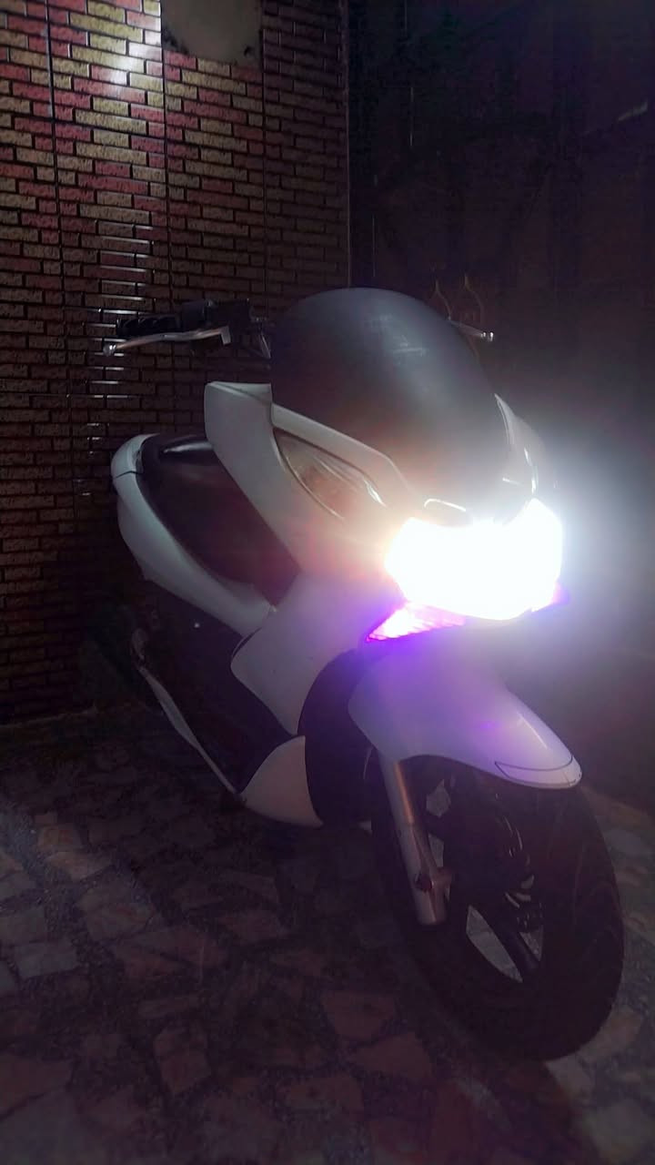 سلام عليكم دراجه pcx جيل الاول للبيع السعر 950 وبيها مجال بسيط ***********
