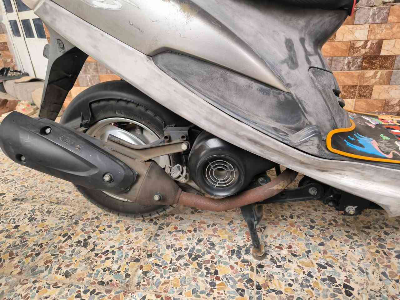 سلام عليكم دراجه قجمه للبيع دراجه نضيفه ومامتعوبه دراجه مال حاويه طالعه من الحاويه ب2025/10/29 دراجه نضيفه وجديده ومعدل وشلعه خير من الله. دراجه تعبان عليها ومتواجد فيس وتساب 
العنوان (البصرة قضاء المدينة حي الشهداء)
الرقم (***********)
السعر مليون 50 وبيها مجال
