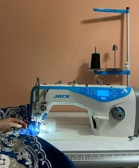 معمل بحاجة الى خياطين  من كل الجنسيات  في منطقة التاجي لمعرفة التفاصيل...