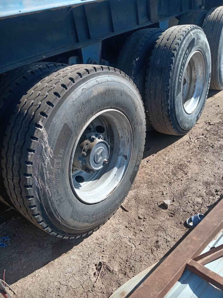 سلام علیکم عربانه البيع مكفوله كفاله عامه تخم تاير ناقص زوجين تايرات  سعر ٣٣ وبيها مجال  ***********
