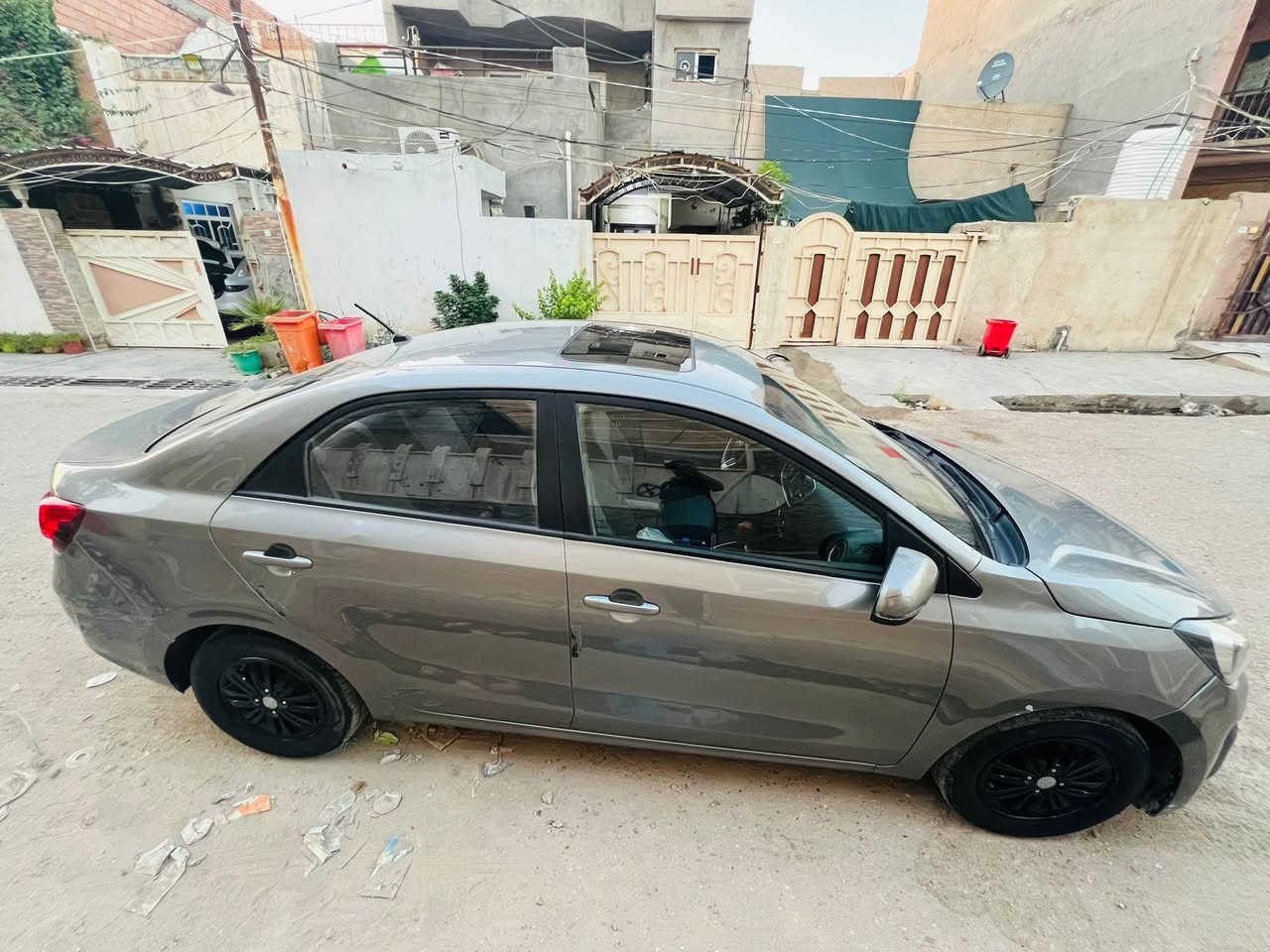 السلام عليكم ورحمة الله وبركاته
🌟 للبيع كيا بيجاس 2020 وارد خليجي 🌟

سيارة نظيفة جداً ومعتنى بيها، استخدام شخصي ومحافظة عليها من كل النواحي، جاهزة للاستخدام وما تحتاج أي مصروف.

✅ محرك 4 سلندر اقتصادي جداً بالوقود
✅ كير أوتوماتيك
✅ فتحة سقف كهربائية
✅ الهزة جديدة
✅ السنوية نافذة لغاية 2031
✅ السيارة باسمي وجاهزة للنقل

📌 ملاحظة: ضربة بسيطة جداً من جهة الجامرلغ الأمامي الأيمن فقط.

سيارة مرتبة ونظيفة، صرفيتها ممتازة ومريحة بالاستخدام اليومي، والمعاينة خير برهان.

✨ السيارة تستحق المشاهدة للجادين فقط.

للاستفسار والتواصل على الخاص أو 

+964 770 970 7291


**إذا كنت صاحب هذا الإعلان وتريد حذفه لأي سبب، رجاءا أرسل رسالة إلى الدعم الفني**