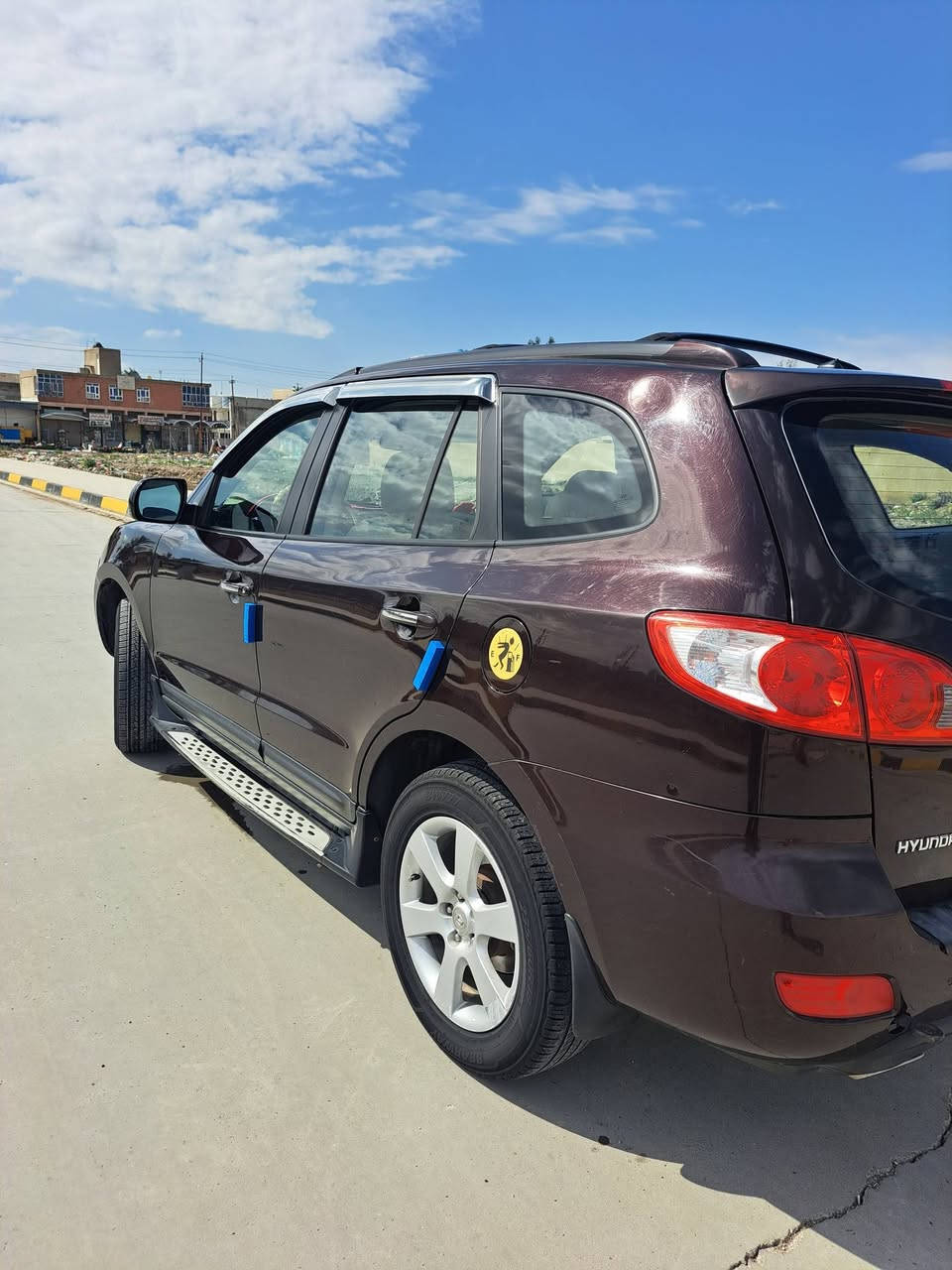 للبيع أو مراوس سنتافي موديل ٩خليجي محرك ٦سلندر ٢٧٠٠ محرك وكير مكفول سيارة بيهة صبغ ثلاث قطع جامرلغ خلفي وابابين جهت الصدر سيارة بدون ضرر صبغ ثر جراد تحكم ستيرن شاشة ايباد كامرة خلفية حساسات خلفية تبريد لمس كشنات السائق والصدر تدفة والكهرباء مري شفط فتحة في السقف صدر جديد امامي وخلفي تخم تايرات ٧راكب ثلاث قطع تبريد  شغال سيارة مال بيت سنوية لغاية ٢٨ سعر ١٢٥ رقم الهاتف ***********مكاني ديالى بعقوبة التحرير
