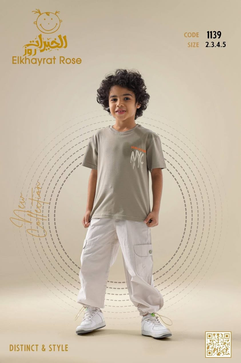 #الفهد_للأطفال
سوت ولادي
قياس 3-6 سنة #الفهد_للأطفال
قاط بناتي 3 قطع
 قياس 2-5 سنة  
متوفر توصيل داخل الصويرة وكافة محافظات العراق
للاستفسار ***********
