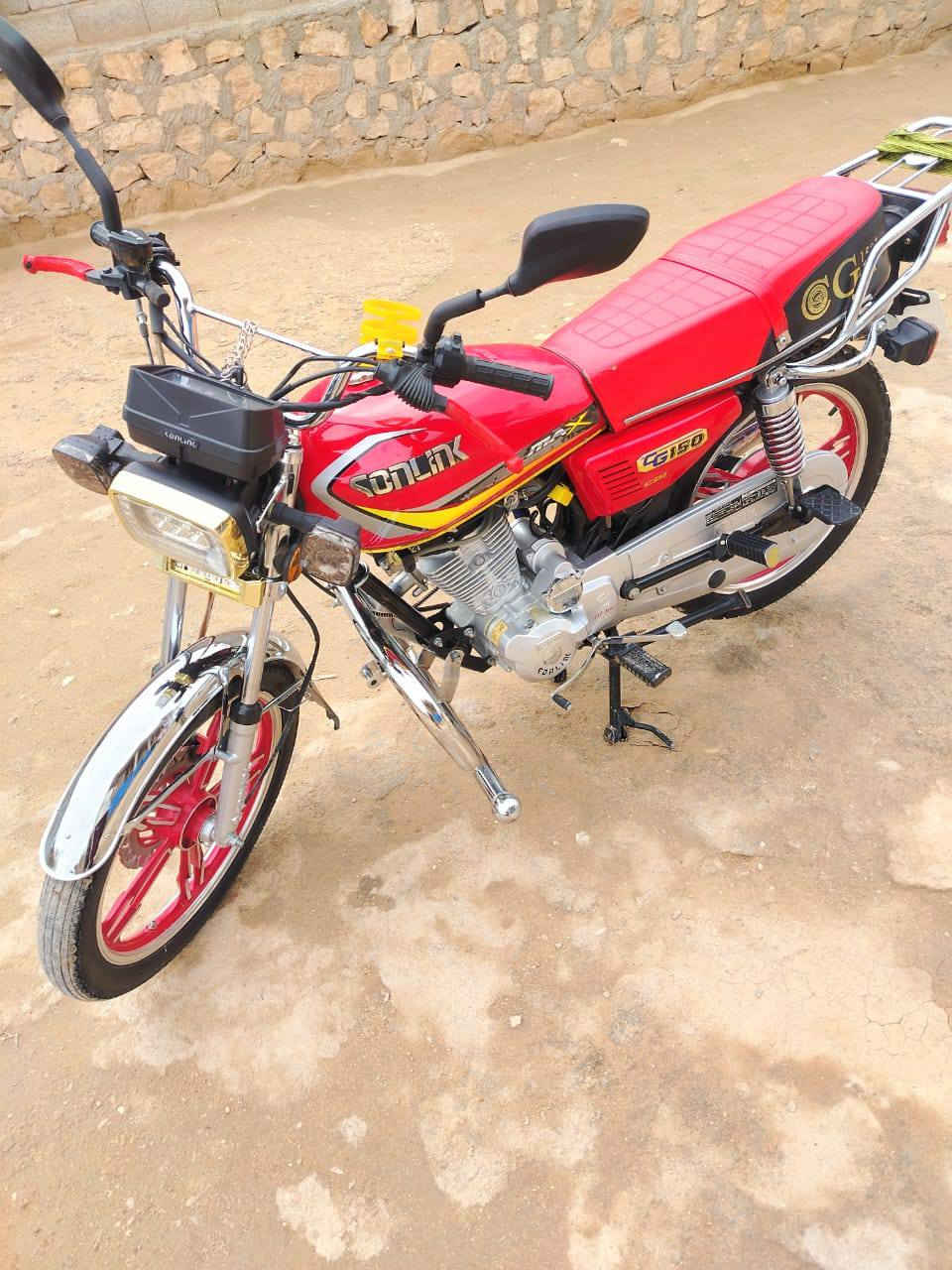 من رخصت لدمن مكلف بنشر دراجه سيفان موديل 23رقم صاحب دراجه***********
