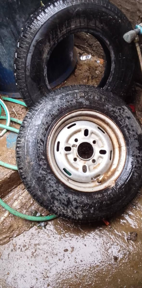 سلام عليكم  بدون ويل فقط زوج تايرات كيه حمل اخو الجديد مستخدمه 6 ايام فقط شرط كلشي 
سعر 55 بي مجال بسيط لطبين *********** حي الوحده حجز. ما عندي
