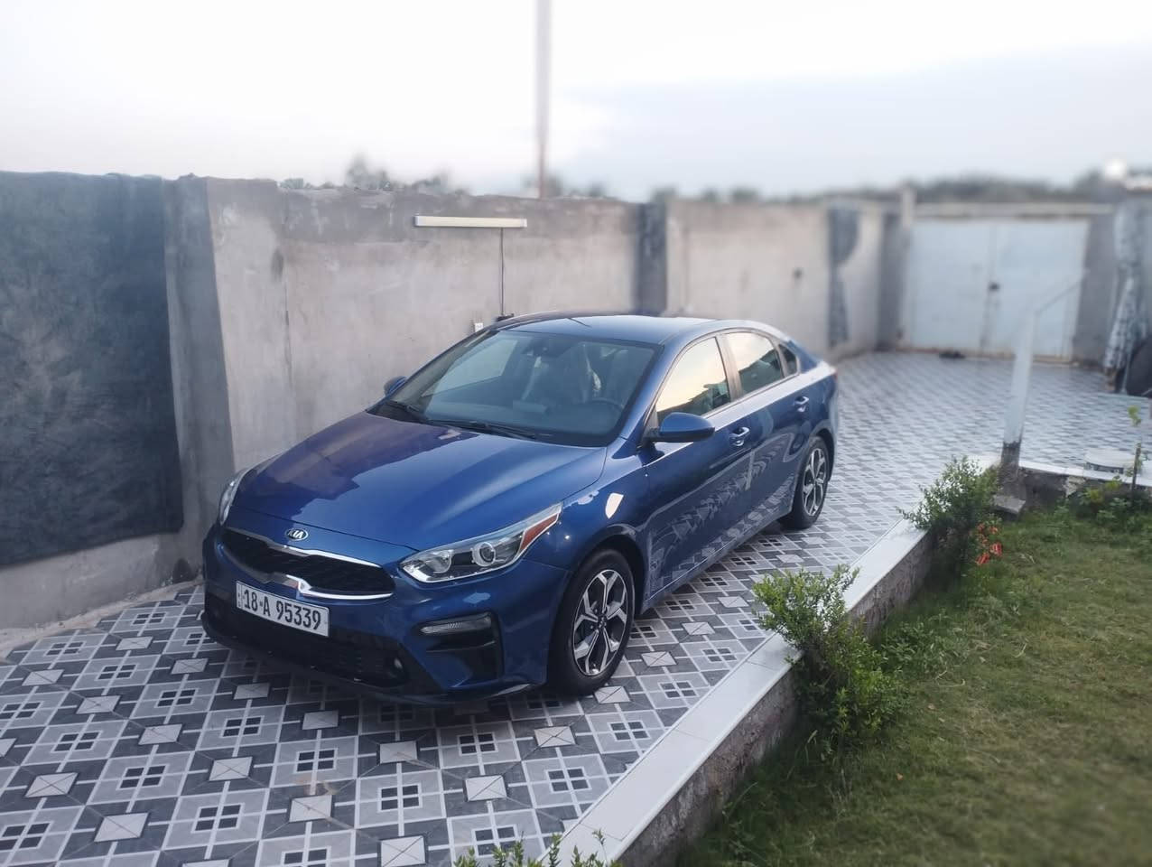 سلام عليكم فورتي 2019
محرك 2000 دوش 
كير atm بلادي لمرغوب !
لسياره نص مواصفات 
تحكم بل شاشه 
تحديد مسار
تثبيت سرعه
حساسات 
رادار امامي 
تخم تايرات جدد 
حداديه جديده لبارحه سويتها 
لسياره ماناقصه اي شي 
حادثها ب امريكا جاملغ وبنيد
رقمي 
***********
***********
