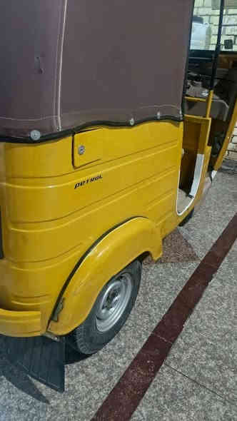 السلام عليكم تكتك للبيع موديل 20 شهر 11 تكتك مجفته تجفيت شركه مره وحده تكتك خير من الله معمره دوس تخم تاير جديد السعر 5.750 وبيه مجال مكاني ميسان المجر الكبير ***********
