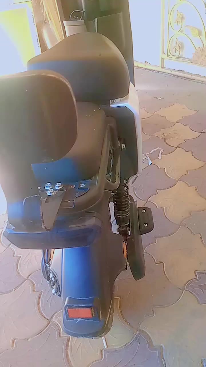 السلام عليكم دراجه شحن للبيع السعر 600وبيه مجالي للشراي
***********رقم الموبايل
