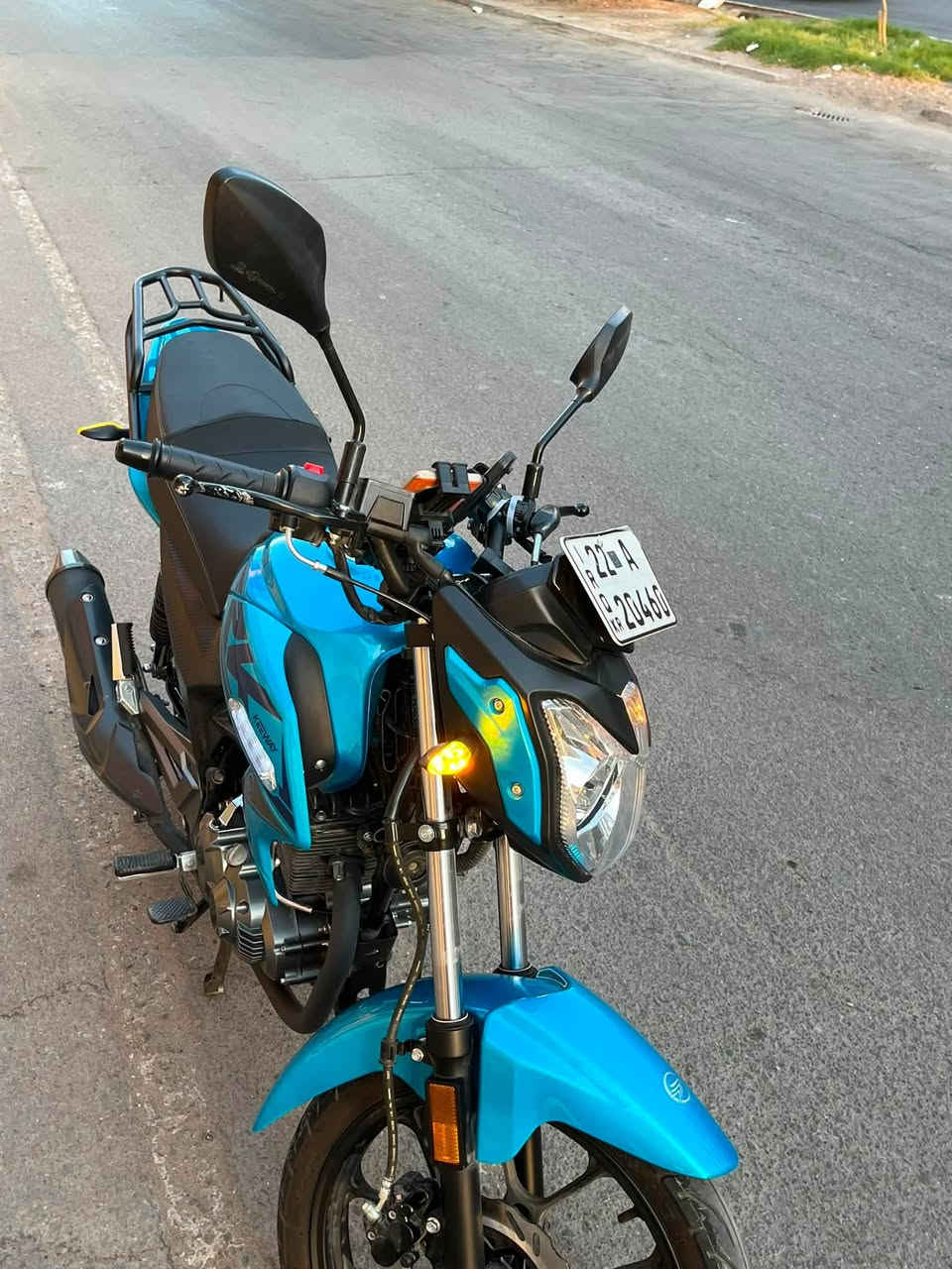 السلام عليكم
دراجة RK 200cc 
ماشية 3000 
موديل 26 رقم أربيل بسمي الدراجة 
والدراجة مابيها اي نقص فقط مبدل بيها قبق گلجات واخذتة من شركة عجلة الخليج والباقي مكفول كفالة عامة 
الدراجة سعرها ( 2650 ) مليونين و 650 وبيها مجال للشراي 
رقمي ***********
