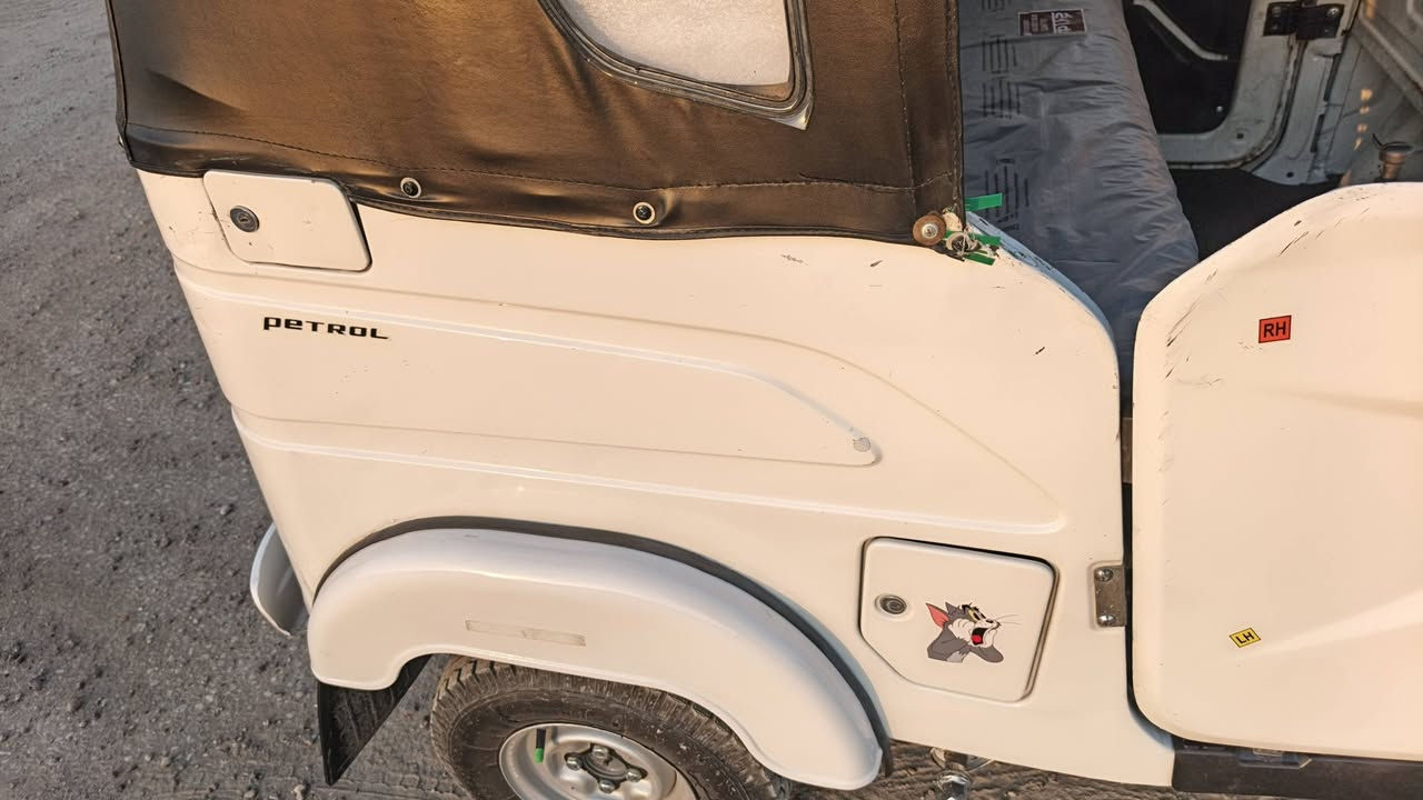 السلام عليكم تكتك للبيع موديل 21 شهر11رقم وسنويه تحويل ثاني يوم كفاله بس دوس العنوان بغداد ***********
