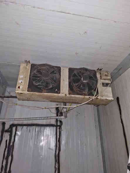 للبيع غرفة تجميد٣ونص ×٦ متر مع كامل الملحقات نقص ماطور فقط قيم بما يرضي الله للاتصال ***********
