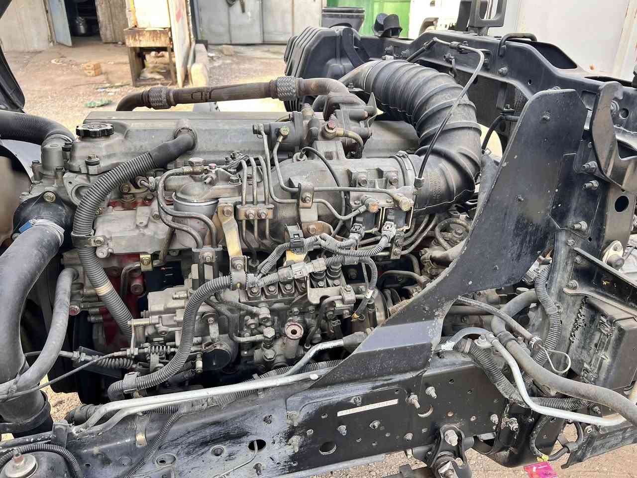 السام عليكم من رخصة الادمن 
هينو كرين للبيع 
موديل 2023
طول 6 وربع بدي صافي 5 و80
كرين كاركو 3 سلايت مخالف
مكينة فول عادي اصل 
بدي كلة حديد فوق وجوة
شاصي جديد مكفول من الصبغ
تخم تاير
قمارة مكفولة من الصبغ
تحويل مباشر باسم المشتري
سيارة جديد جديد مكفولة من كلشي
ما بيهة اي نقص كبل للشغل
المكان بغداد 
اتصال *********** مصطفى
