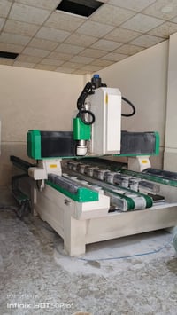 مكينة للبيع خاصة بقص المرمر والبورسلين قاطعة+ ثقب اسم المكينة CNC  فول...
