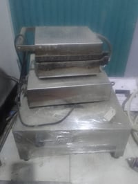 للبيع جهاز كريب ووافل كلش نظيفات وشغالات سعر جهاز ١٢٥