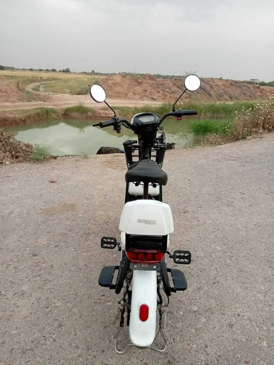 دراجة شحن للبيع 🛵
▪️حجم 14

▪️تايرات جدد ✅

▪️ بطاريات جدد ✅

▪️الدراجة جديدة ماناقصها اي شي

🔹السعر 250 وبي مجال 

المكان📍: ديالى/ الخالص/ ناحيةالسلام /قرية البوعبدال


**إذا كنت صاحب هذا الإعلان وتريد حذفه لأي سبب، رجاءا أرسل رسالة إلى الدعم الفني**