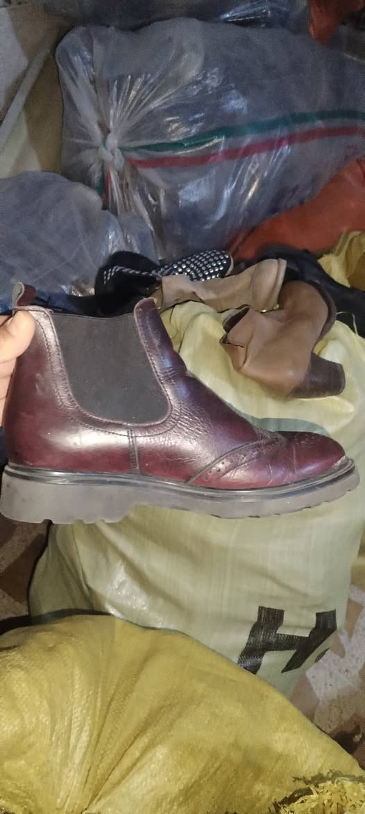 السلام عليكم
شباب عندي احذيه باله نسائي جلد أيطالي
و اطفال عارضهن للبيع 

استفسار اتصال على الرقم

***********
