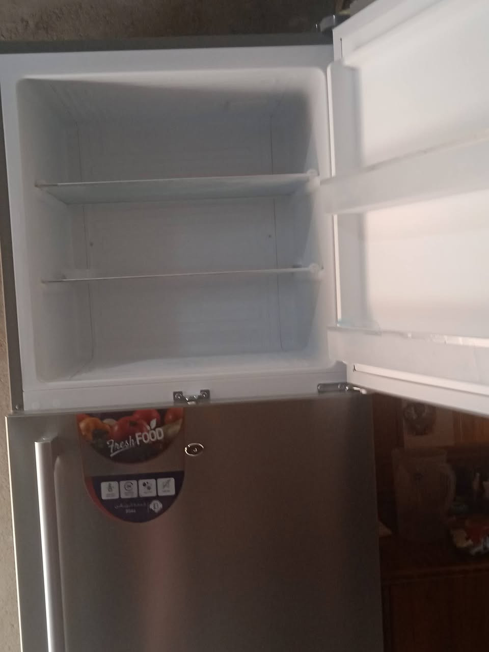 سلام عليكم ثلاجه للبيع جديده صارلي سبوع من شتريتها وريد ابيعها الستفسار هاذه رقمي *********** او خاص

