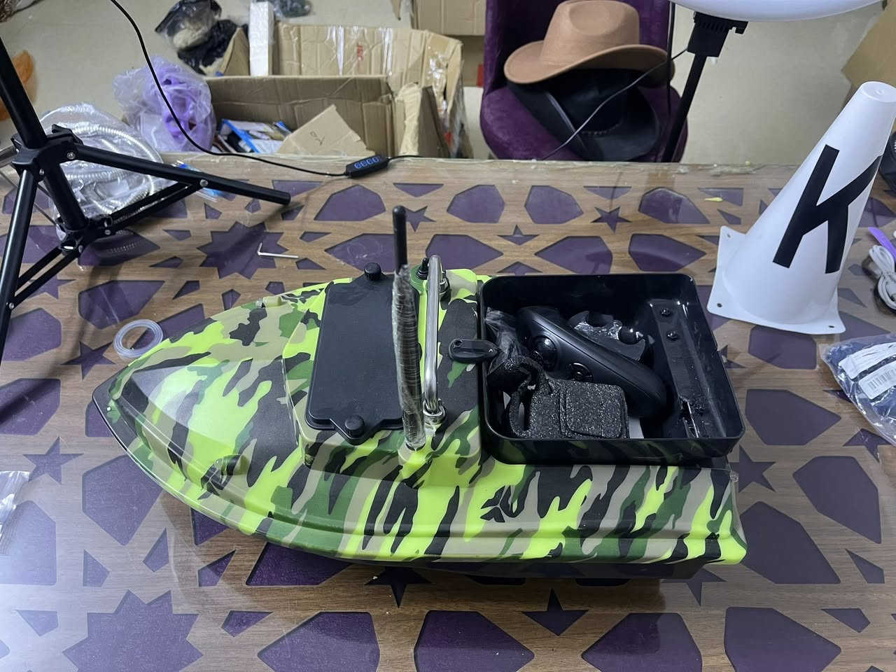 زورق تحكم عن بعد هذا شكله وهاي ترتيباته
لتواصل ‭0776 368 0727‬
