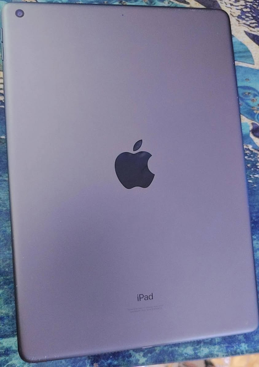 للبيع iPad الجيل التاسع ✨
سعة 64GB
حالة ممتازة جدًا
ممبدل بي أي قطعة
البطارية قوية 
وياه الشاحن الأصلي
استخدام خفيف ونظيف، شغال بدون أي مشاكل الحمدلله 🌸
السعر: 400 ألف 

ً


**إذا كنت صاحب هذا الإعلان وتريد حذفه لأي سبب، رجاءا أرسل رسالة إلى الدعم الفني**