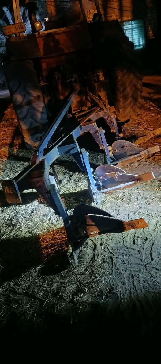 سلام عليكم فدان للبيع حجم 12 نضيف 
اربع سجج 
مكلف بل نشر 
الاستفسار 
***********
