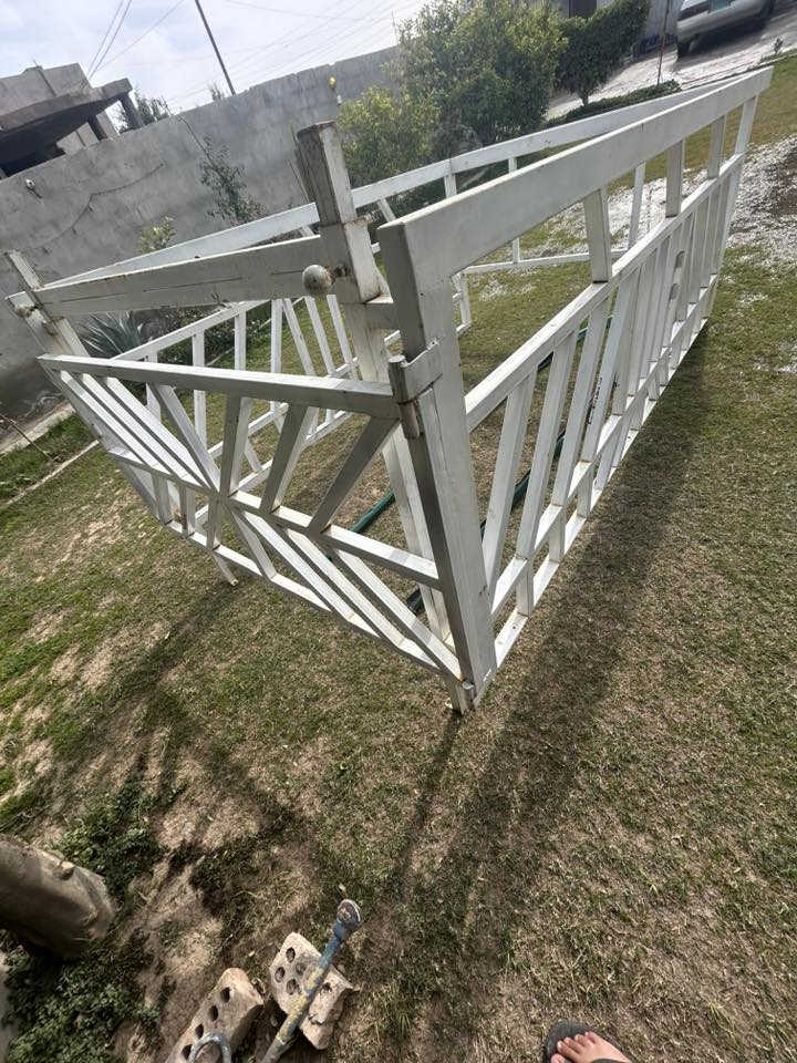 سلام عليكم                 
#للبيع
محجر كيا بنگو تفصال جديد 
العنوان صلاح الدين الضلوعيه 
للاستفسار ***********
