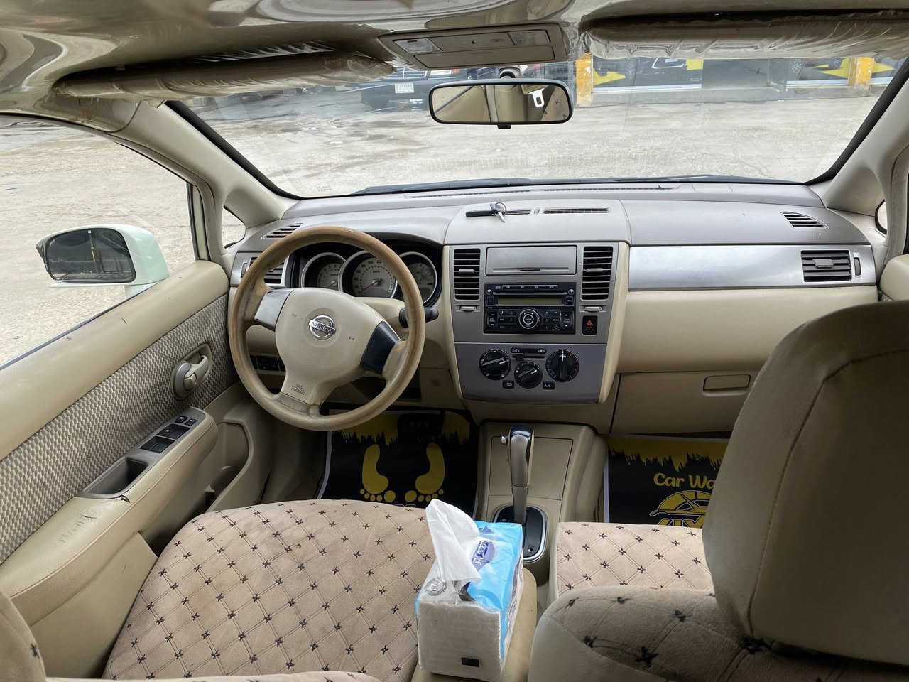 السلام عليكم

للبيع نيسان تيدا خليجي 2009 رقم بغداد الانلكيزي باسمي

محرك 1600 كير atf المرغوب محرك وكير مكفولات 

تبريد ثلج تخم تاير جديد حداديه امامية خلفيه جديده 

ما ناقصها كلشي كهربائيات بلاديه ما ملعوب بيهن 

صبغ 5قطع بدون دواخل . السعر 75 وبيها مجال للشراي

مكان السياره الأنبار الرمادي ‭٠٧٨١ ٨٨٧ ٤٧٧٣‬
