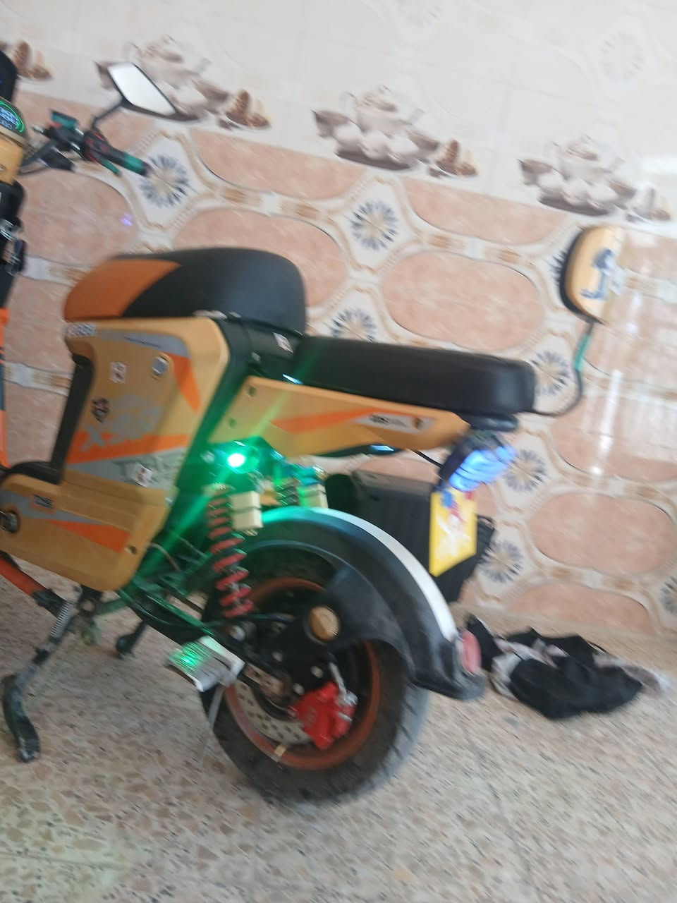 عدراجه للبيع نوع دراجه اكس ٩٠٠ دراجه نضيفه شرط على فحص تاخفه دراجه ٥ بطاريات ملف دراجه١٨٠٠ الى ٢٦٠٠سرعه حقيقيه  ٧٥  سعر دراجه ٥٢٥ وبيه ماجل حك جين دراجه عل فحص تاخذه  وهله بيكم


**إذا كنت صاحب هذا الإعلان وتريد حذفه لأي سبب، رجاءا أرسل رسالة إلى الدعم الفني**