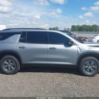 شوفرليت ترافرس 2025 LT  ماشيه 5 الالف ميل  حاليا مشحونه الى دبي موعد و...