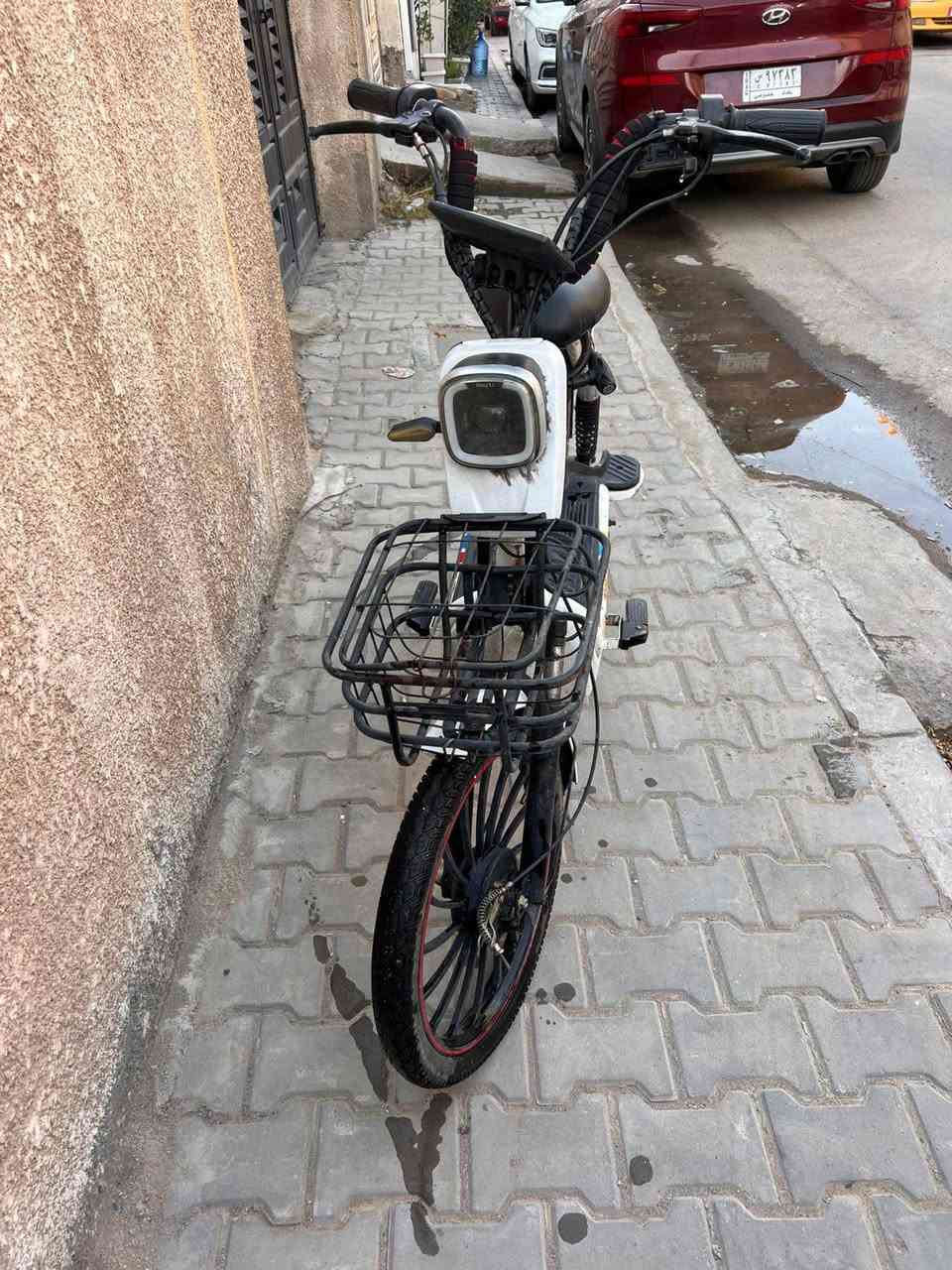 السلام عليكم دراجه شحن نظافه 80% باتريات 5 جديده صار شهر من شادهن التاريخ مال باتري. 2026 المشكله ماشه بيه كسر ابيع على وضعه السعر 300 وبي مجال بسيط 
العنوان الاعظميه مقبره الملك 
***********
