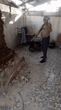 يوجد عمال لكافة الأعمال الشاقة تصعيد مواد عالضهر +فرش سبيس وحدل +صب ارضيات  +تصعيد تراب تنضيف بيوت من جص وأنقاض+تكشير تفليش تشميع بتلو  +غسل بيوت ونقل غراض بيتً تشميع شغلي درجة اولى رقمي بأنسب الاسعار ***********
