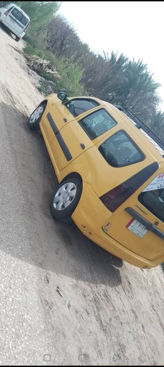 رينو للبيع موديل 12 سياره مكفوله ما عدا الجاملغ   مكينه وكير شرط السعر 62 وبيها مجال ***********
