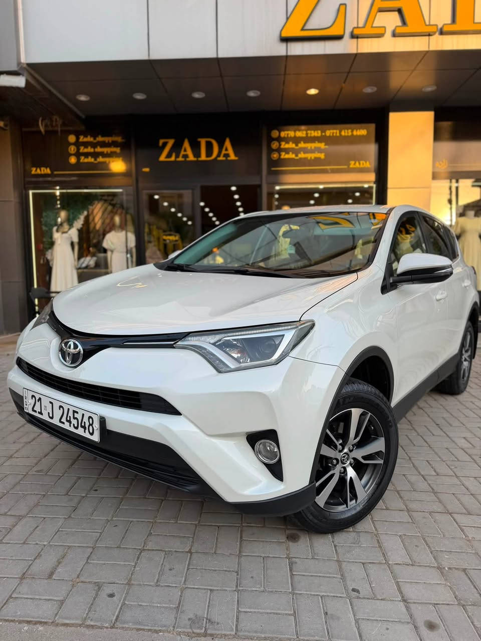 تويوتا راف فور RAV4 2018 خليجي 
وكالة تويوتا نظيفة جداً
مکفولە دعامي لدعامي حتی دعاميات بشرط 
بدون صبخ بدون بارد سیارە اخت زیرو سیارە مواصفات دبل اکسل معاها ٣ سویج شرکە 
ماشی فقط 74 الف کیلومتر محرك 2.5 4 سلندر
فور ويل 4wd
رقم جديد 
رقم سليمانيە تحویل وکالە ثاني يوم 

مكانها سليمانيە 

رقم صاحب السيارة 
***********
