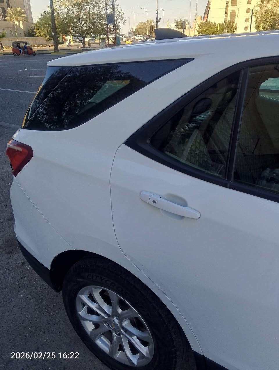 السلام عليكم سيارة كوينكس موديل 19 حادثها جاملغ امامي بدون دواخل ، اربع ابواب بصمة ، تشغيل بصمة ، سايد بريك بصمة ، مكينة تيربو 1500 حساسات وباقي المواصفات المعروفة الي تخصها رايدها ب 145 ورقة وبيها مجال . *********** واتساب
