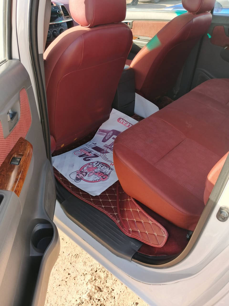 السلام عليكم بيكم هايلوكس ناصي 2015 رقم شمالي دولي مكفوله كفاله عامه من الصبغ والتبديل جير اوتوماتيك السياره بغداد قرب بسمايه سعر 215 وبيها مجال حق جيتك للاستفسار اكثر اتصل على الارقام التاليه
*********** واتساب 
***********
