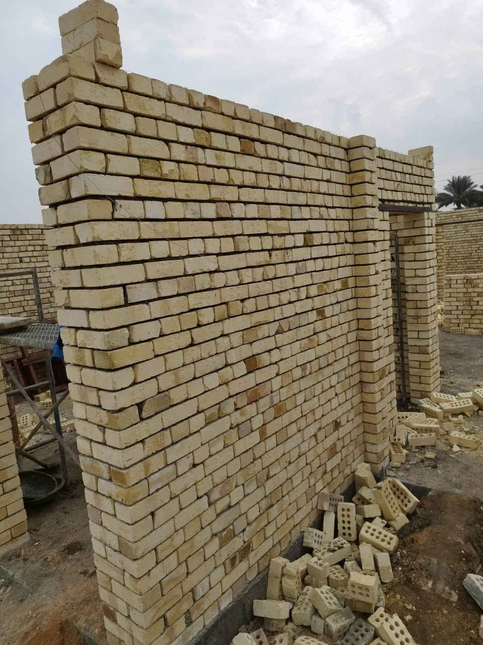 خلفه بناء درجه اولى على الدبل ومكطوعه وعلى اليوميه واني خادم ***********
