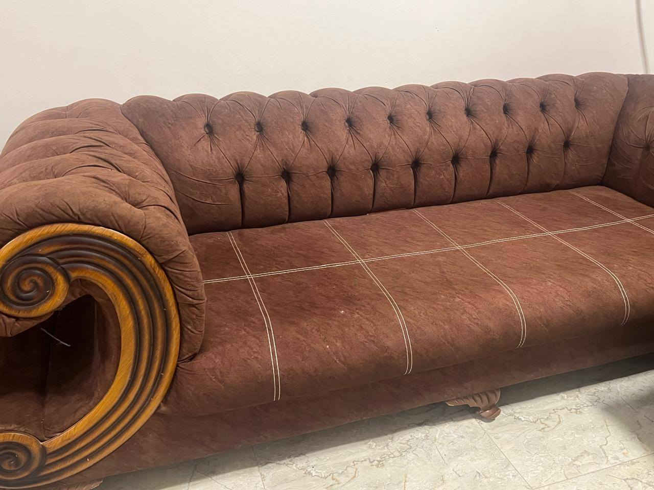 سلام عليكم تخم تركي عشر مقاعد نضيف سعر ٤٥٠الف عنوان دوره شارع معلمين تواصل عل رقم***********
