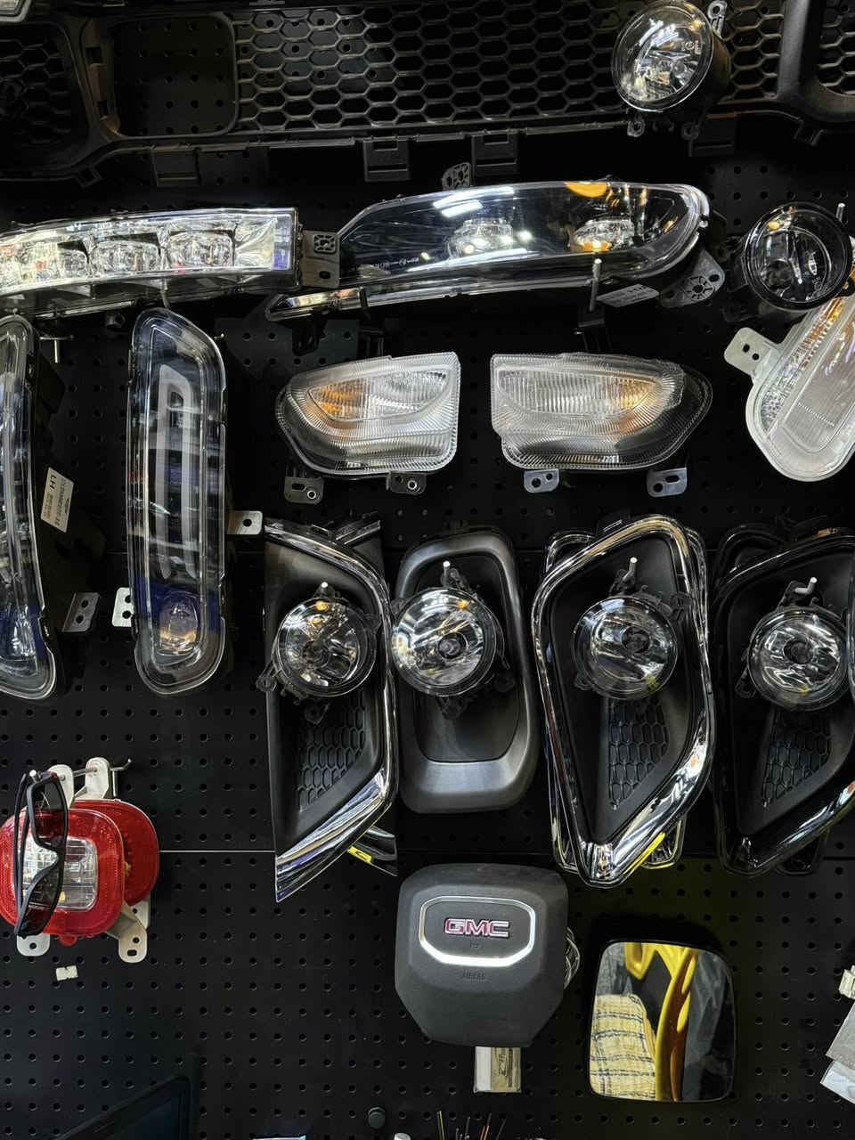 السلام عليكم ورحمه الله 🌹🌹
ادوات احتياطية جيب كومباس 18-25 

جديد - مستعمل ✔️

محل محمد النقاش 

ادوات صدر مع وجود ورشة صيانه 🔧

زيوت فلاتر 

ادوات محرك 

العنوان : بغداد ساحة الطيران ش الشيخ عمر مجاور وديع ابو الواشرات 📍

 📞 ***********
