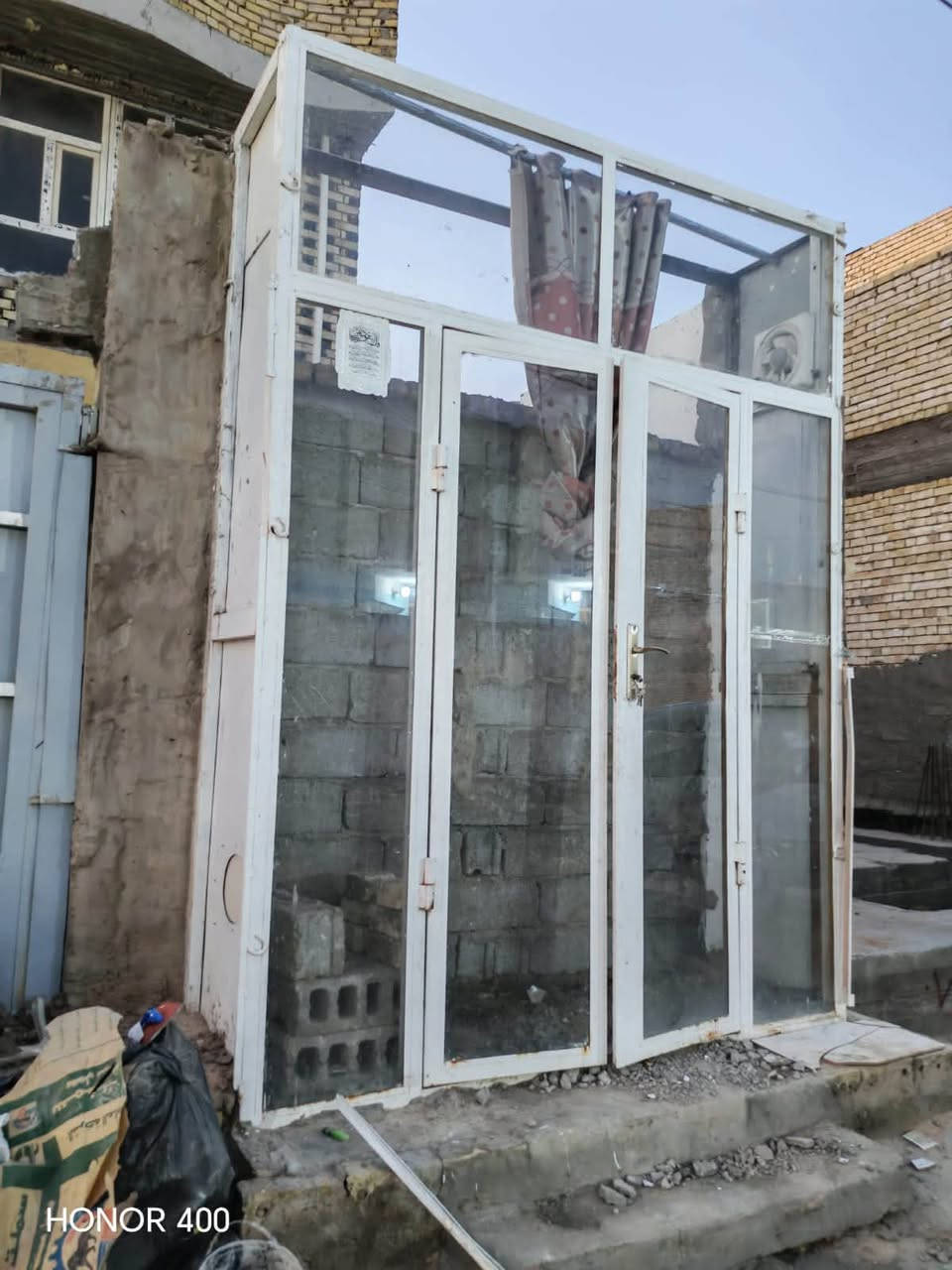 للبيع جام خانه نظيف جدا
العرض ٢٢٥سم

الطول ٣م


**إذا كنت صاحب هذا الإعلان وتريد حذفه لأي سبب، رجاءا أرسل رسالة إلى الدعم الفني**