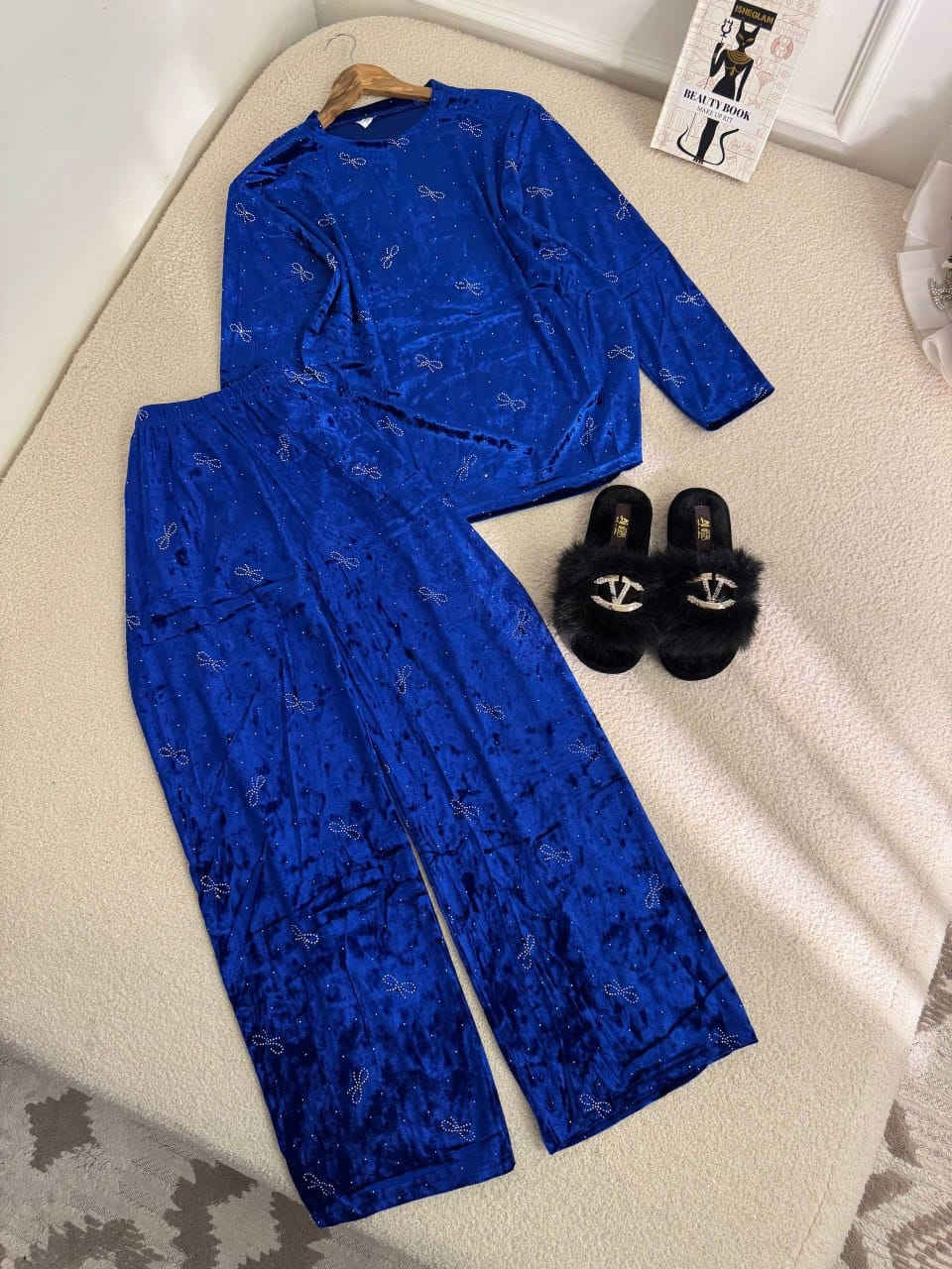 ✨ أهلاً بكِ في عآلم آلرقي وآلآنآقهہ  تسوّقي بكل ثقة” ✨

سوت مخمل قديفه ستراس ترند الموسم كوالتي جداً عالي😍
       
سايز :38-40-42-44-46-48

الحجز و الاستفسار ع الارقام التاليه :

📞***********

 توصيل جميع محافظات العراق
                                              لتفاصيل والطلب: دايركت 🛍️
