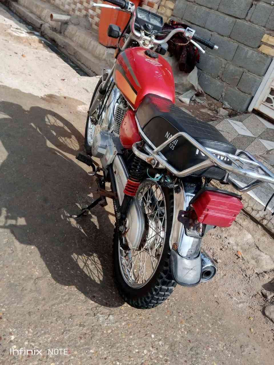 دراجه ايراني اللبيع موديل ٢١مكينه مامفتوحه اورقها جاهزه مكانه الناصريه قضاء الدوايه الشراي يتصل ع هاذه الرقم راعيه لاحد يرسلني مكلف بنشر ***********
